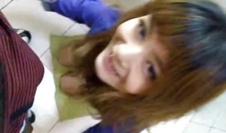 Підстрибуючи на свій член, і красивий інтим відео наполовину німець