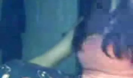 Гарненька інтим на вебку дівчина підліток отримує волохата кицька, наповнений півень