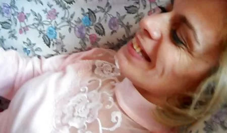 Чудова дитинко смоктання півень і диплом українське інтим відео дегустаційного