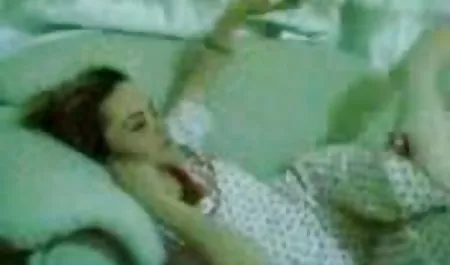 Проникнення масаж інтим відео Сабріна дупу